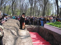 В Каменке-Днепровской перезахоронили больше сотни солдат 