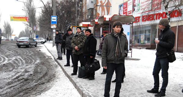 Первый снег в Запорожье: Десятки аварий, с улиц исчезли маршрутки