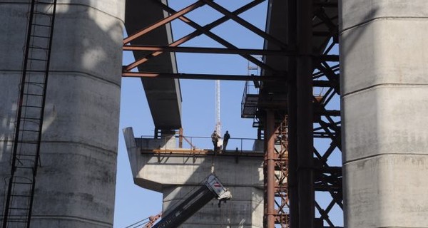 Первую очередь мостов обещают открыть только в 2014 году