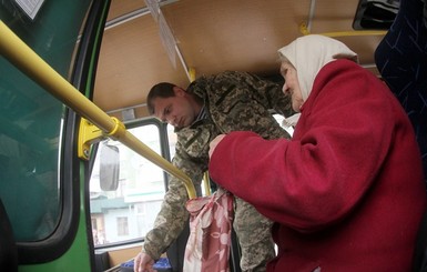 В Запорожье ветеран АТО ударил водителя маршрутки за хамство