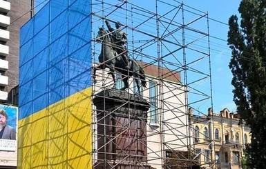 Кличко выступил против переноса памятника Николаю Щорсу