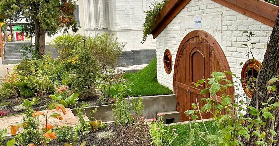 Домики эльфов и хоббитов: укрытия в школах и садах становятся все более креативными