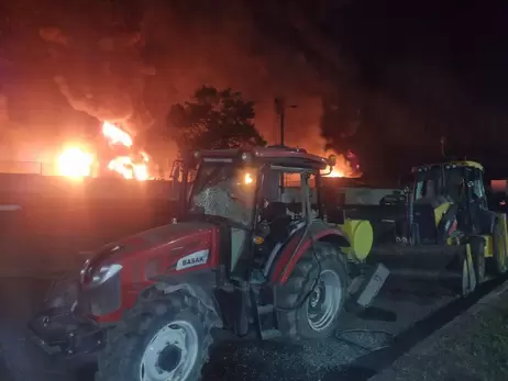 После Луганска нефтебаза вспыхнула в Ровеньках на оккупированной части области