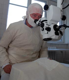 В третьей больнице теперь делают бескровные операции на глазах   