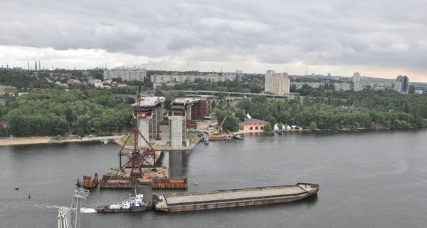 Горсовет отдал мосты Киеву и выделил на 